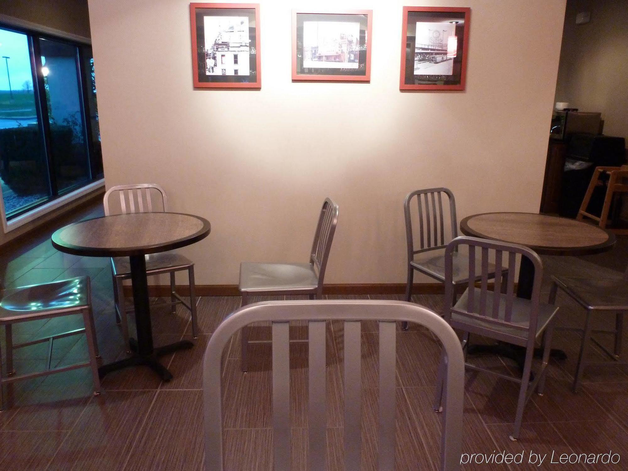Holiday Inn Express & Suites Evansville North By Ihg Warrenton Restaurace fotografie